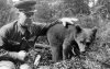 Фото с медвежонком. Вероятно 1942 г.